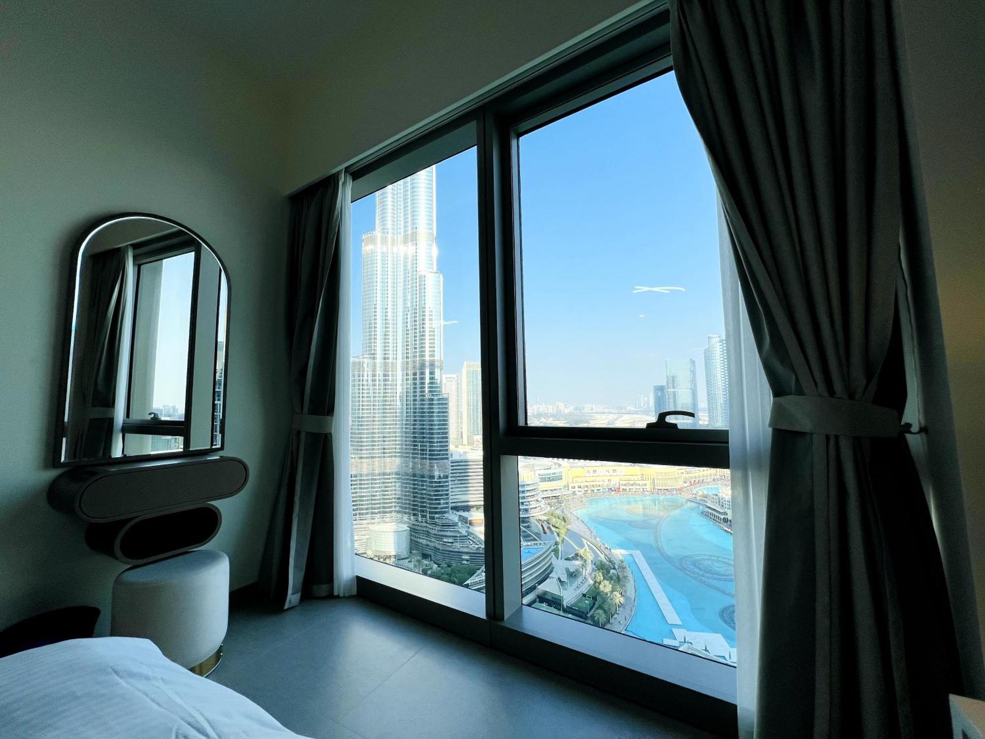Luxury 2Br Apartment Burj Khalifa & Fountain Views Дубай Экстерьер фото